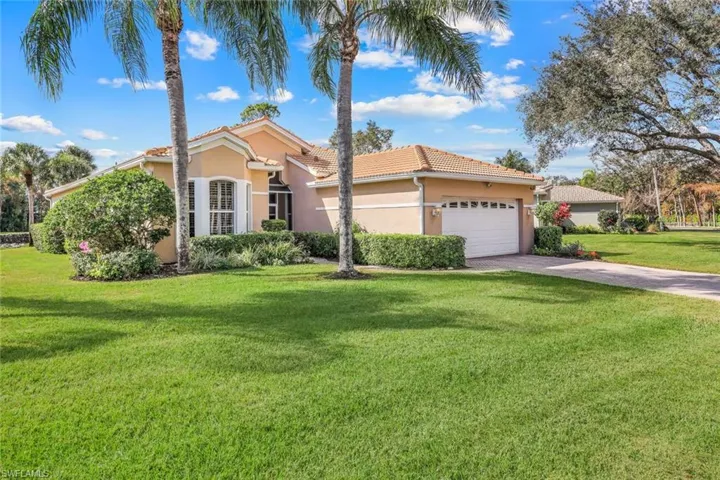 462  Preswick SW LN, Naples, FL 34120