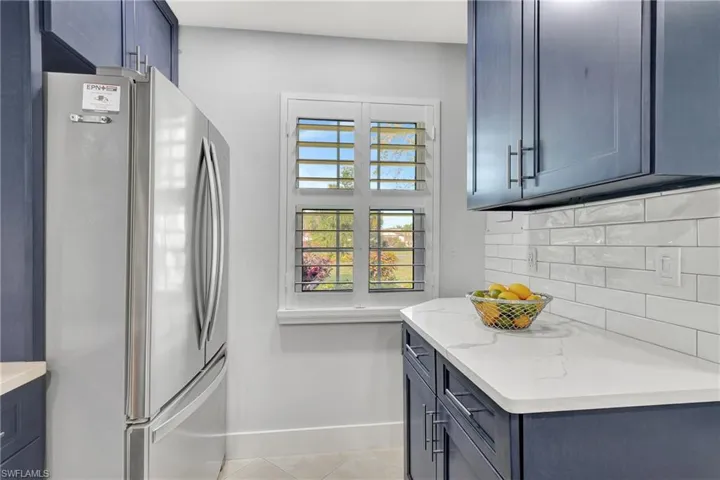 1073 Pine Isle LN # 1073, NAPLES FL 34112