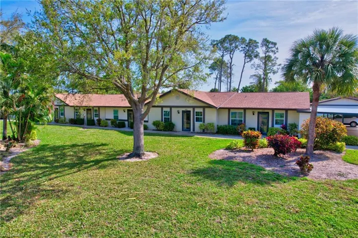 1073 Pine Isle LN # 1073, NAPLES FL 34112