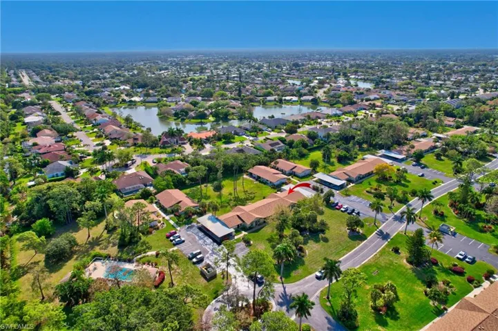 1073 Pine Isle LN # 1073, NAPLES FL 34112