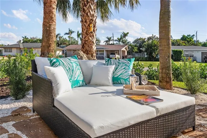 View of patio / terrace with an outdoor hangout area