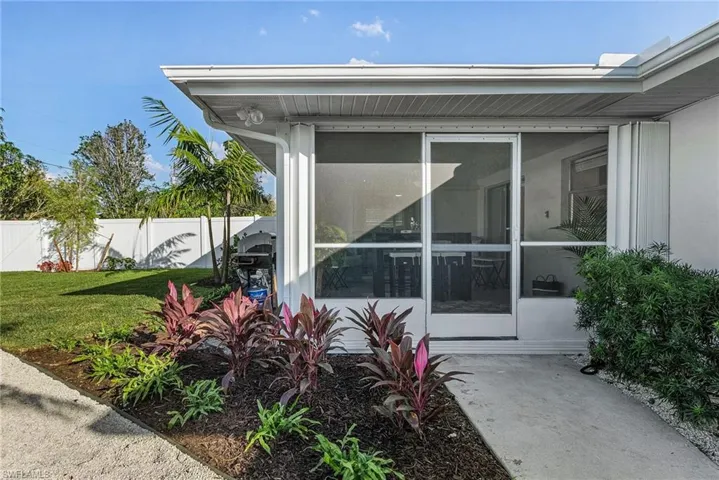 1075 Hilltop Dr, Naples Fl 34103