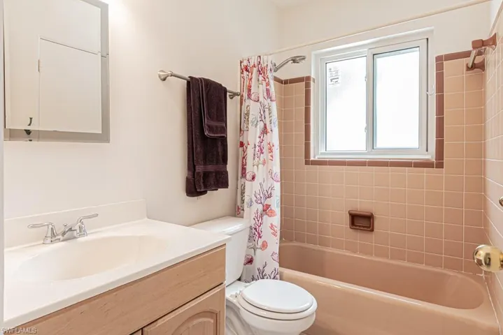 Guest/Main Bath