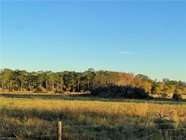 Secretariat  DR, Labelle, FL 33935