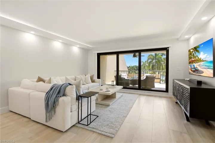 6300 Pelican Bay Blvd 103, Naples, Florida 34108
