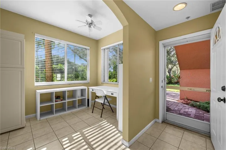 Entry / Kitchen
