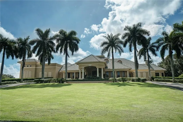 1970 Willow Bend Cir 6-102, Naples, Florida 34109