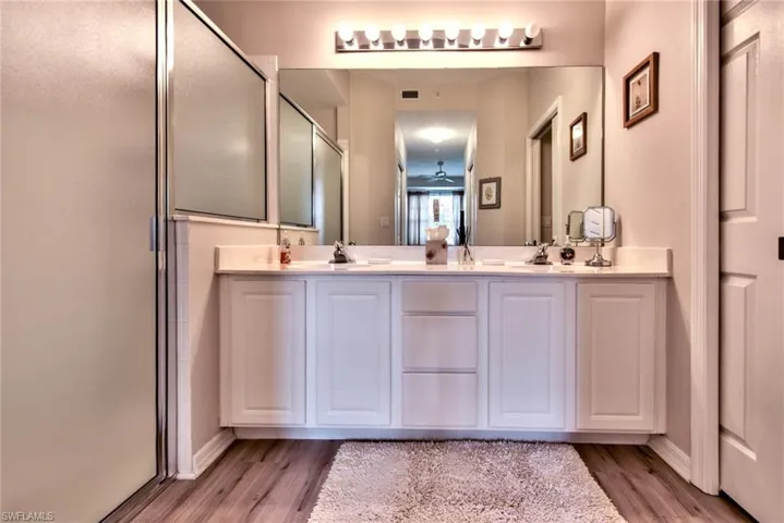 1970 Willow Bend Cir 6-102, Naples, Florida 34109