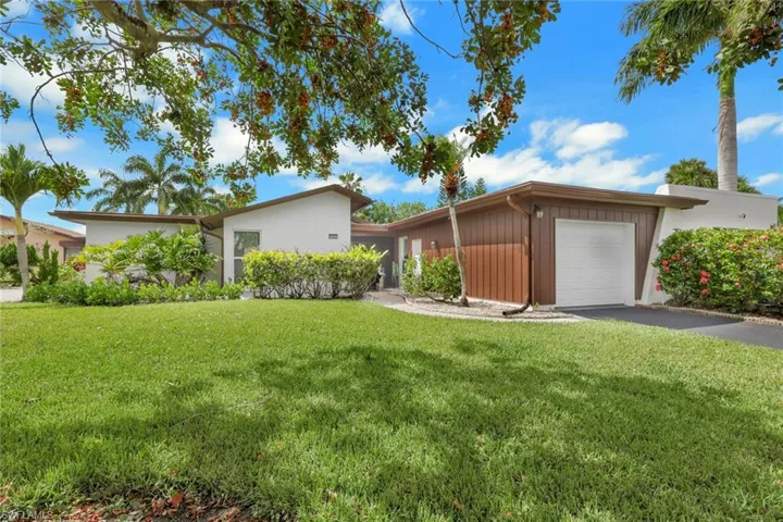 3980 Estero Bay Ln F23, Naples, Florida 34112