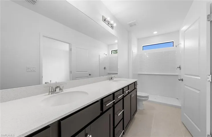 Photos are of similar Daniel floorplan. Homes may vary.