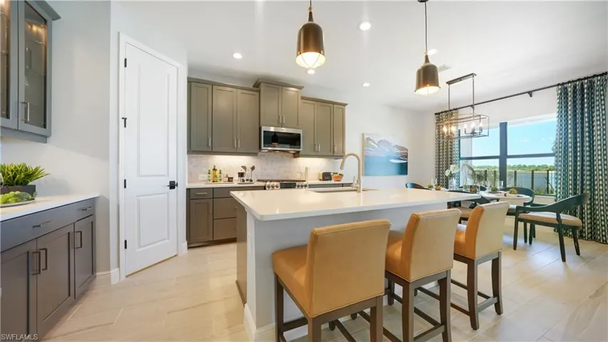 4105  Pegasus  WAY, Naples, FL 34120