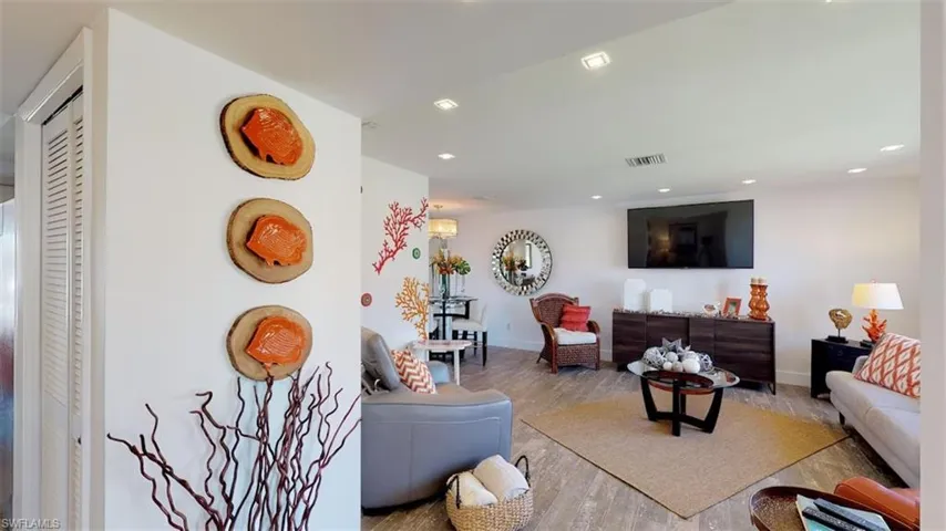 Lovely Large Living Room with LED Lighting!