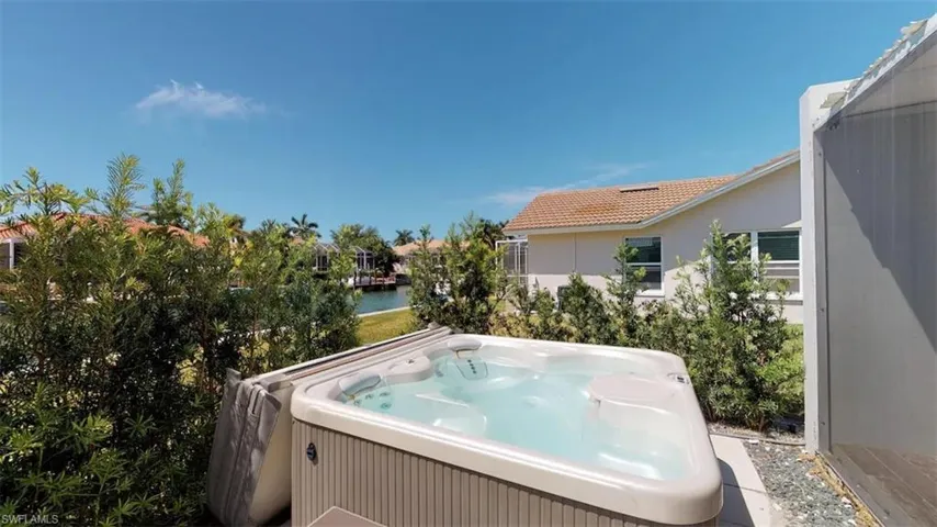Whirlpool Jet Spa for 4-5 People Pleasing Pleasure!