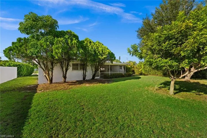 1614 Ne 6th Ter, Cape Coral, Florida 33909