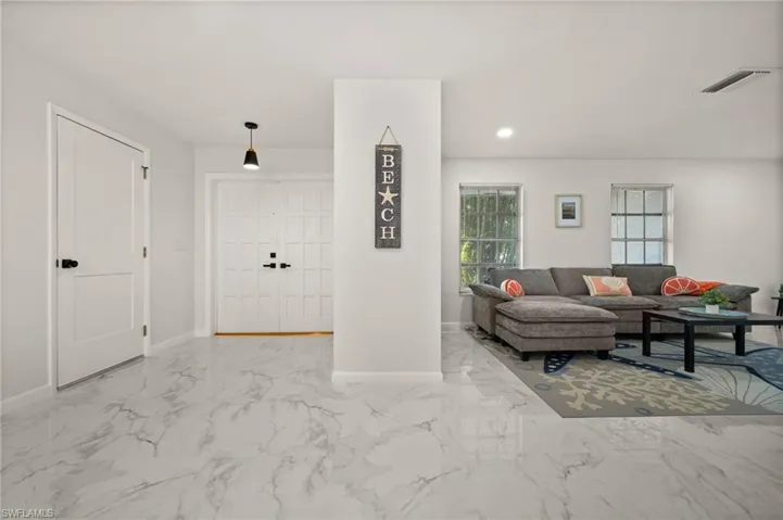 1614 Ne 6th Ter, Cape Coral, Florida 33909