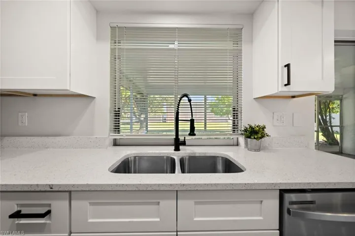 1614 Ne 6th Ter, Cape Coral, Florida 33909