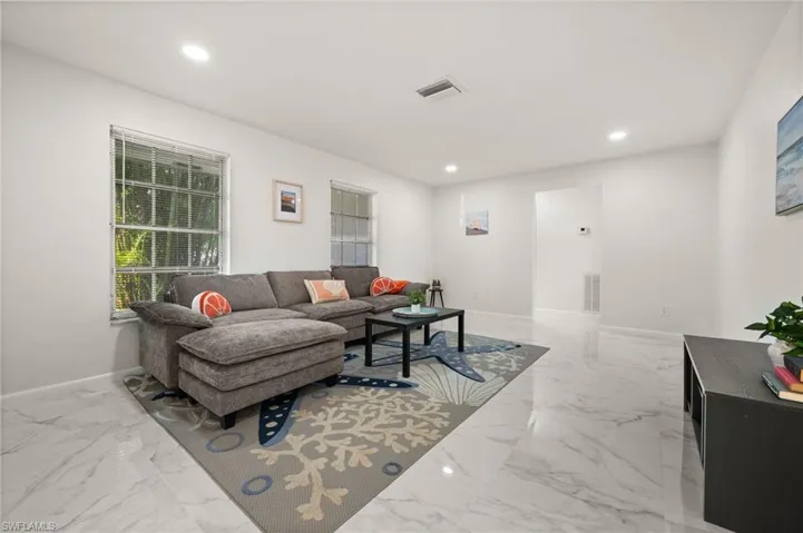 1614 Ne 6th Ter, Cape Coral, Florida 33909