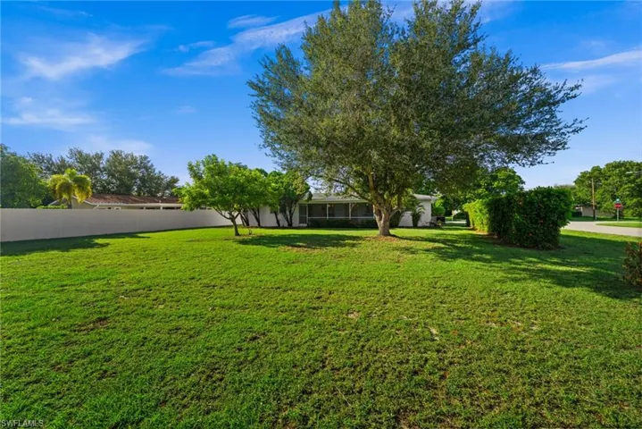 1614 Ne 6th Ter, Cape Coral, Florida 33909