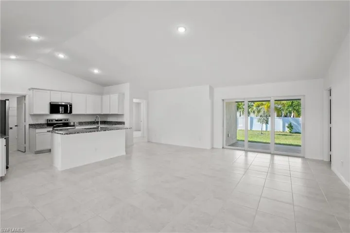 1907 NW 20th  AVE, Cape Coral, FL 33993
