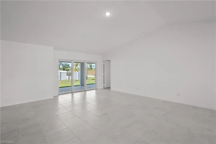 1907 NW 20th  AVE, Cape Coral, FL 33993