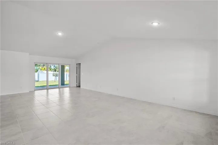 1907 NW 20th  AVE, Cape Coral, FL 33993