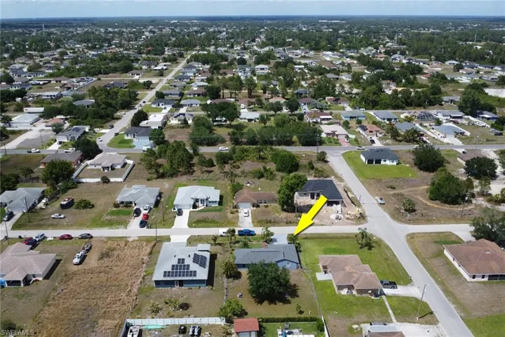 Birds eye view of property featuring a residential view