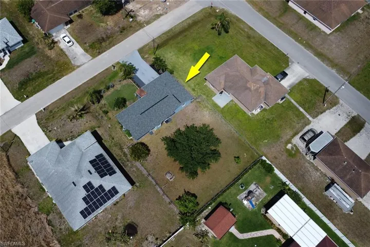 Birds eye view of property