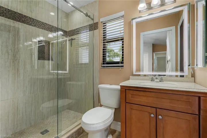 1st master bathroom w/door to pool