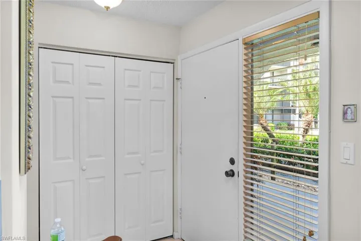 Entryway featuring a textured ceiling