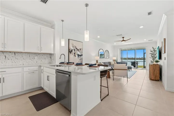 11751 Venetian Lagoon Dr 104, Fort Myers, Florida 33913