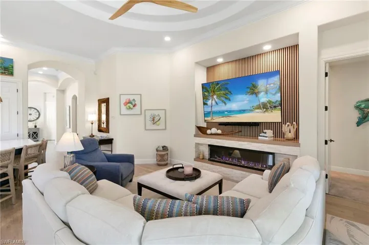 8960  Cherry Oaks  TRL, Naples, FL 34114