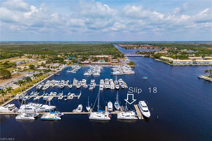 525  Newport  DR, Naples, FL 34114