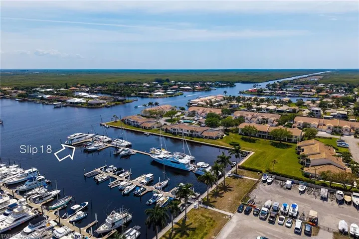 525  Newport  DR, Naples, FL 34114