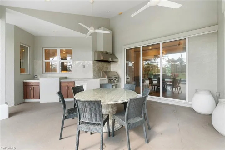 Outdoor dining and barbecuing with ample space