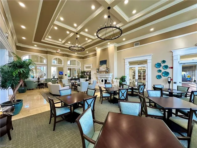 Villagewalk of Bonita Springs - Town Center card playing area.