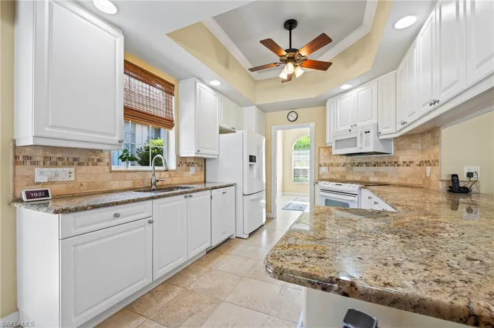 28864 Yellow Fin Trail Bonita Springs FL 34135 - Kitchen