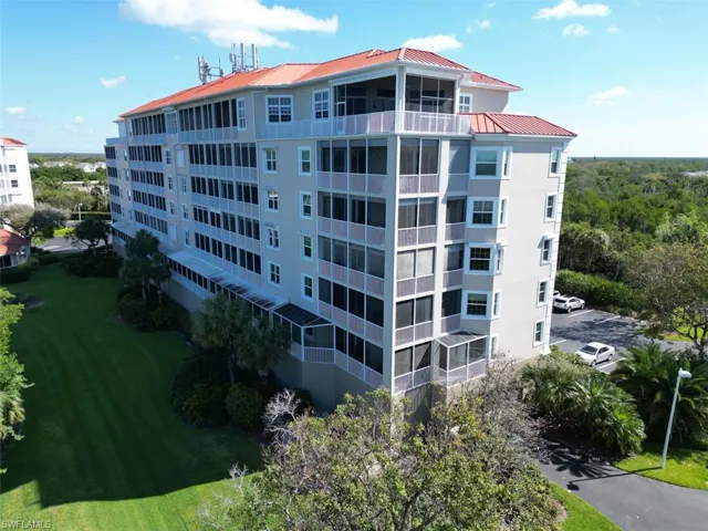 View of apartment building / complex