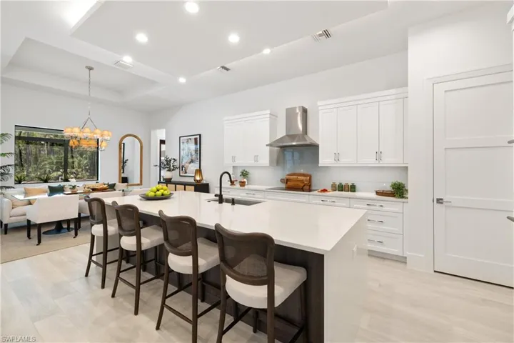 4221  7th NW AVE, Naples, FL 34119