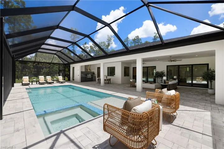 4221  7th NW AVE, Naples, FL 34119