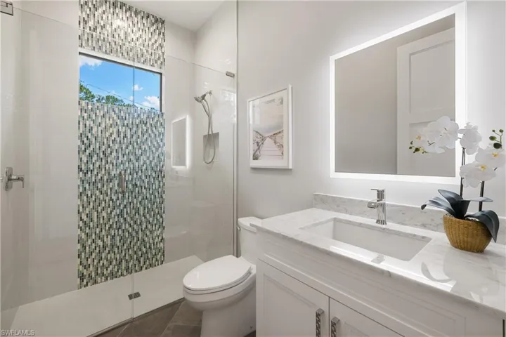 4221  7th NW AVE, Naples, FL 34119