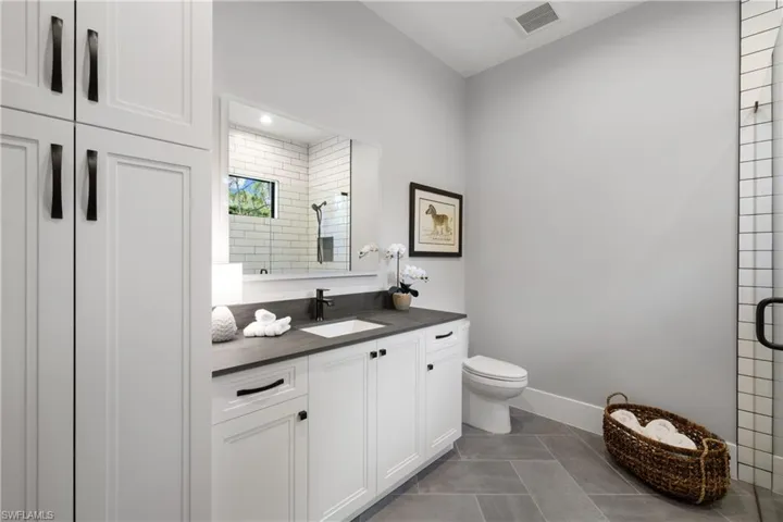 4221  7th NW AVE, Naples, FL 34119