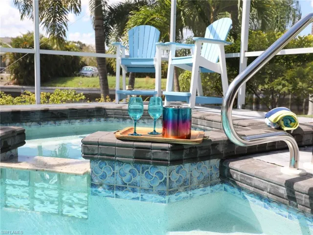 1800 SE 21st  ST, Cape Coral, FL 33990