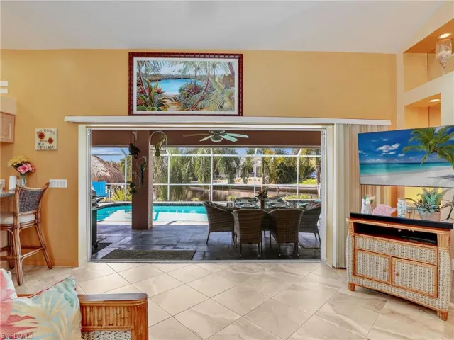 1800 SE 21st  ST, Cape Coral, FL 33990