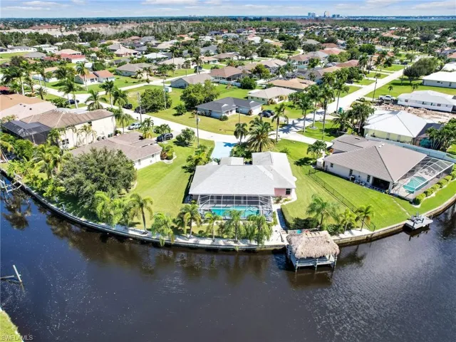 1800 SE 21st  ST, Cape Coral, FL 33990