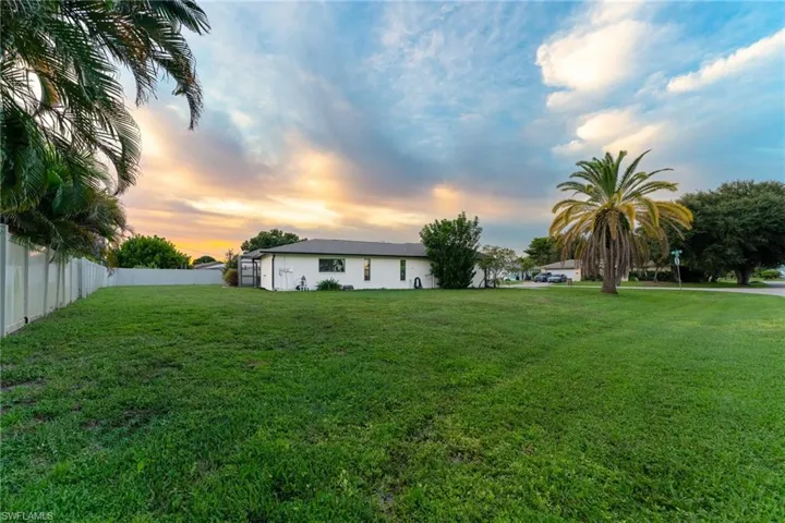 812 Se 34th St, Cape Coral, Florida 33904