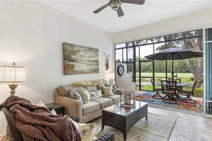 Florida room with open or closed to lanai