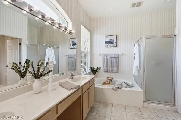 En Suite Bath with Garden Tub and Separate Shower