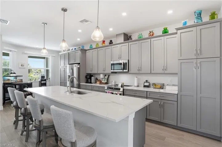 1825 Nw 31st Ave, Cape Coral, Florida 33993
