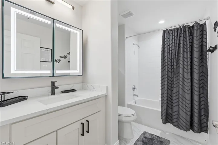 710 Tarpon Cove Dr 203, Naples, Florida 34110