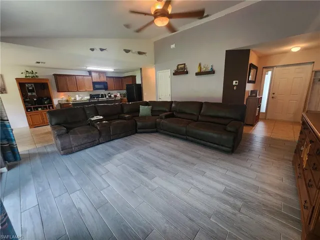 1812 Sw 32nd St, Cape Coral Fl 33914
